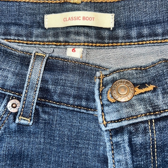 Bootcut Levi’s Jeans, size 6 - Picture 3 of 3